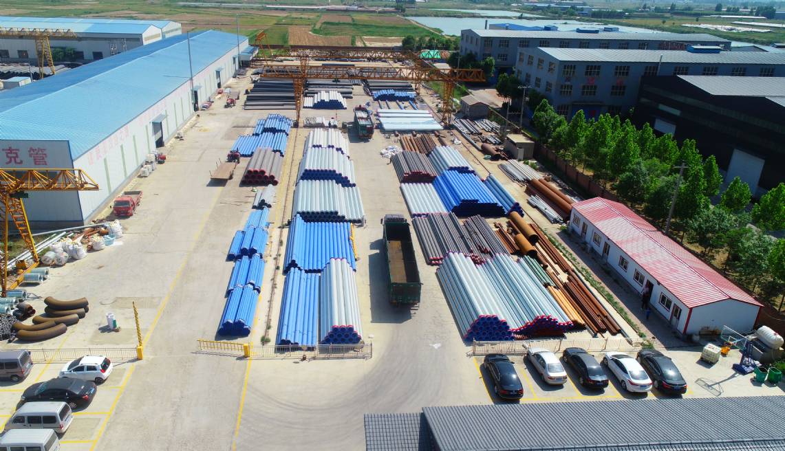 恒誠(chéng)管道產(chǎn)品庫(kù)存區(qū)